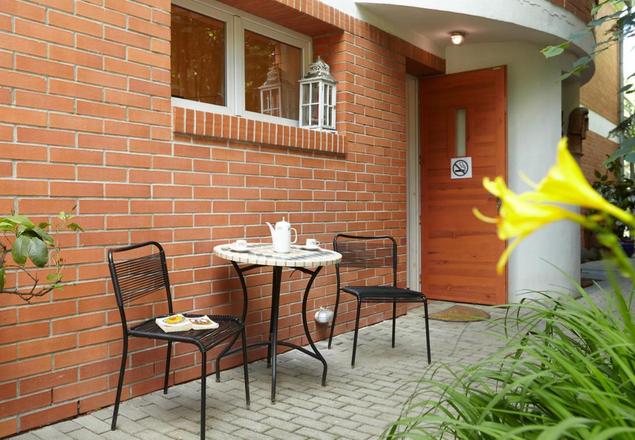 Villa In Bio Garden - You Will Save Money Here Прага Екстериор снимка